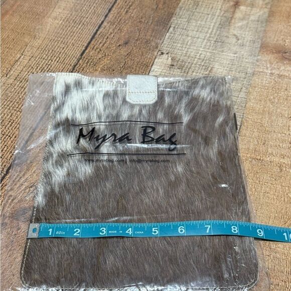 Myra Bag Fur Tablet Sleeve MYRA ~ LEATHER ~ HAIR-ON-HIDE ~ IPAD ~ SLEEVE - Picture 7 of 7